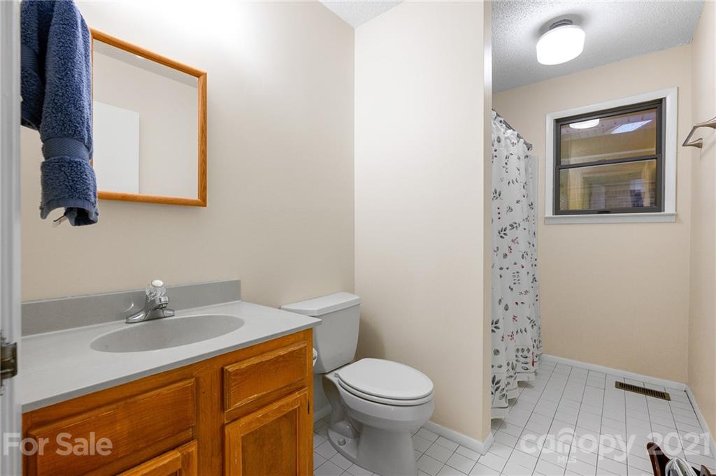 677 Case Cove Road Candler, NC 28715 - Photo 19 of 36 Gallery Image 19