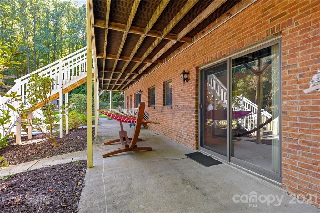 677 Case Cove Road Candler, NC 28715 - Photo 25 of 36 Gallery Image 25