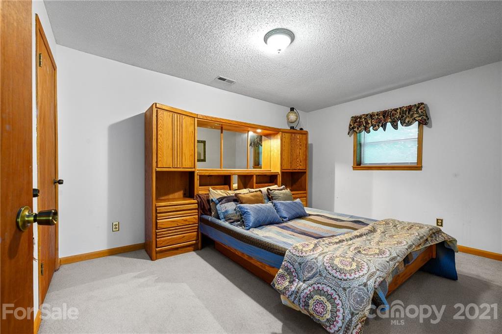 677 Case Cove Road Candler, NC 28715 - Photo 27 of 36 Gallery Image 27