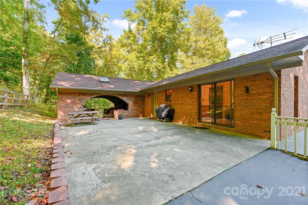 677 Case Cove Road Candler, NC 28715 - Photo 30 of 36 Gallery Image 30