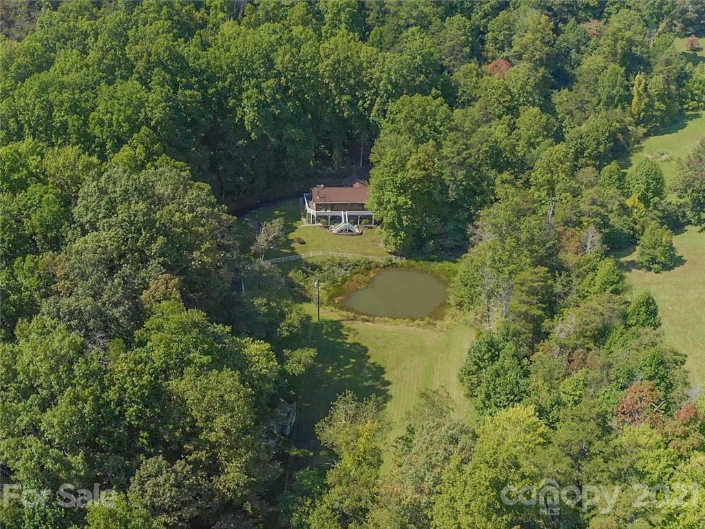 677 Case Cove Road Candler, NC 28715 - Photo 32 of 36 Gallery Image 32