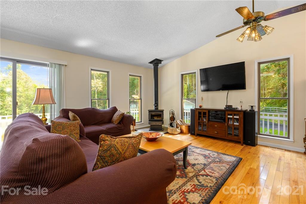 677 Case Cove Road Candler, NC 28715 - Photo 8 of 36 Gallery Image 8