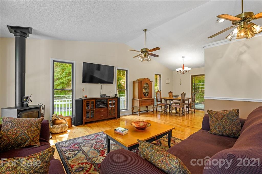 677 Case Cove Road Candler, NC 28715 - Photo 9 of 36 Gallery Image 9