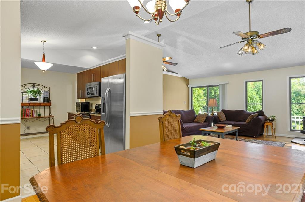 677 Case Cove Road Candler, NC 28715 - Photo 10 of 36 Gallery Image 10