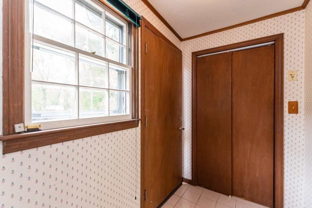 18 Kinnicutt Road South Worcester, MA 01602 - Photo 18 of 42 Gallery Image 18