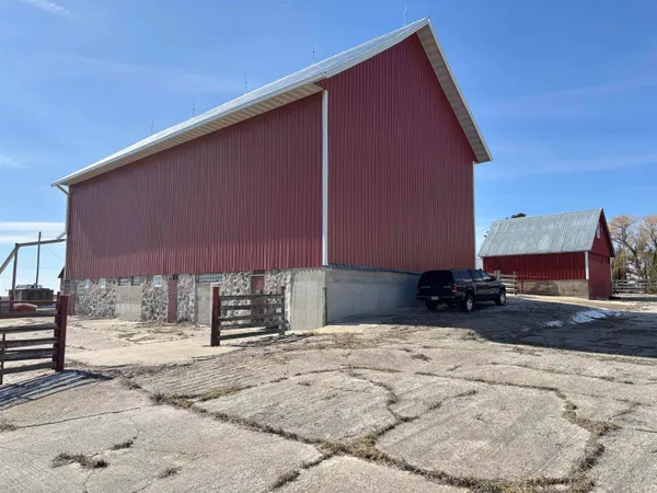 $799,900 | W7900-w7902 Meek, Arlington, WI 53911