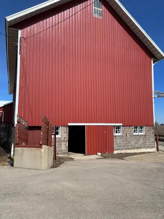 $799,900 | W7900-w7902 Meek, Arlington, WI 53911