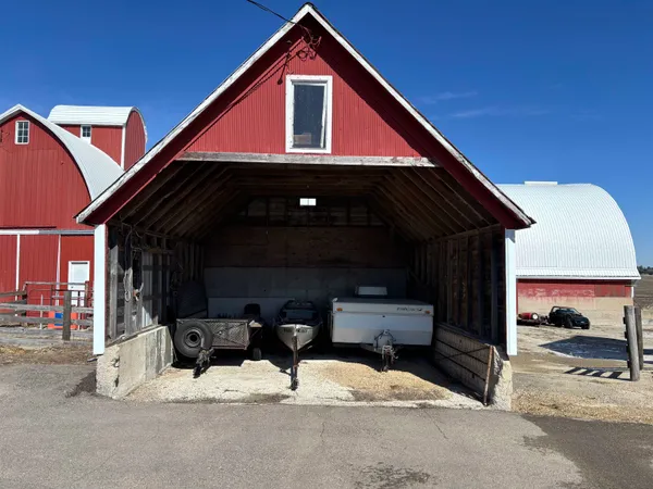 $799,900 | W7900-w7902 Meek, Arlington, WI 53911