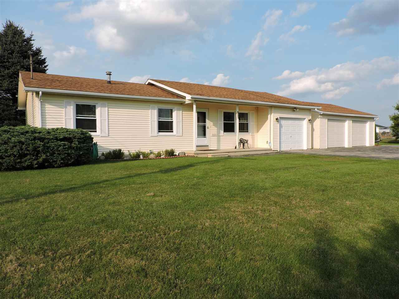 959 Wheeler Road Bay City, MI 48706 - Photo 1 of 28 Gallery Image 1