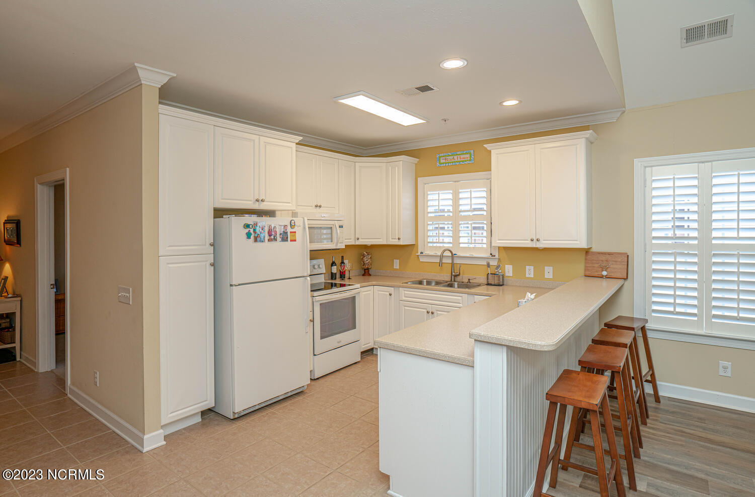 186 Clubhouse Road, Unit 5 Sunset Beach, NC 28468 - Photo 20 of 53 Kitchen