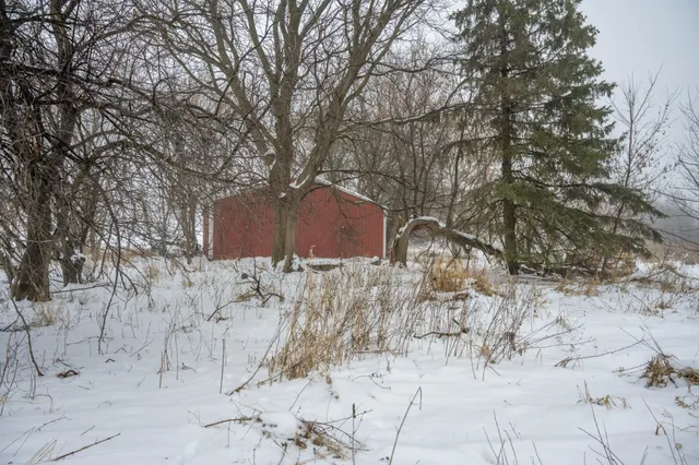 $950,000 | W10802 Blackhawk Trail, Fox Lake, WI 53933