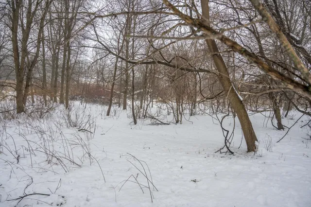 $950,000 | W10802 Blackhawk Trail, Fox Lake, WI 53933