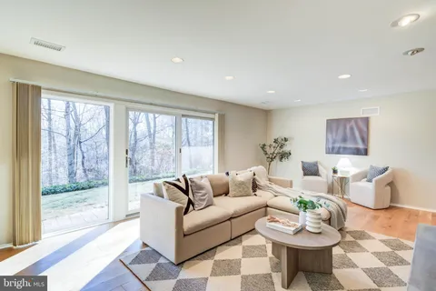 $1,150,000 | 8610 Hidden Hill Lane, Rockville, MD 20854