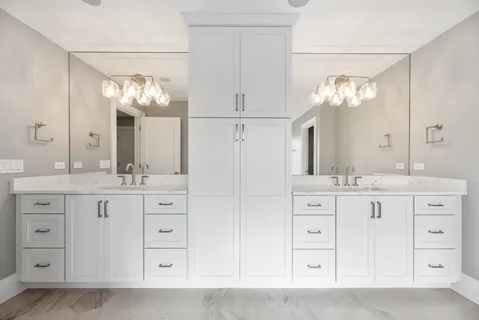 $3,750,000 | 1959 Windridge Drive, Lake Forest, IL 60045