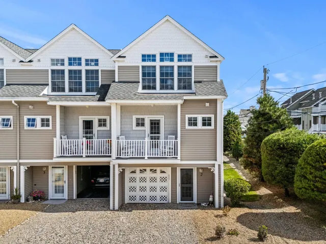 $619,900 | 595 North End Boulevard, Unit 2, Salisbury, MA 01952