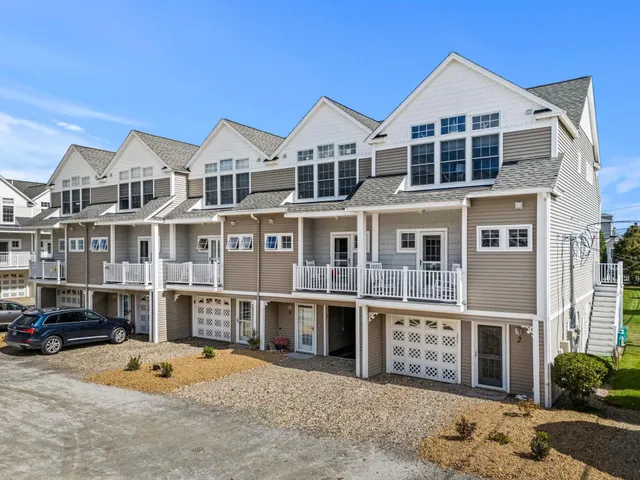 $619,900 | 595 North End Boulevard, Unit 2, Salisbury, MA 01952