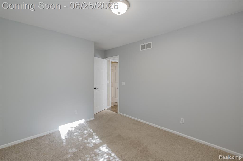 1665 Rosedale Street West Bloomfield, MI 48324 - Photo 19 of 40