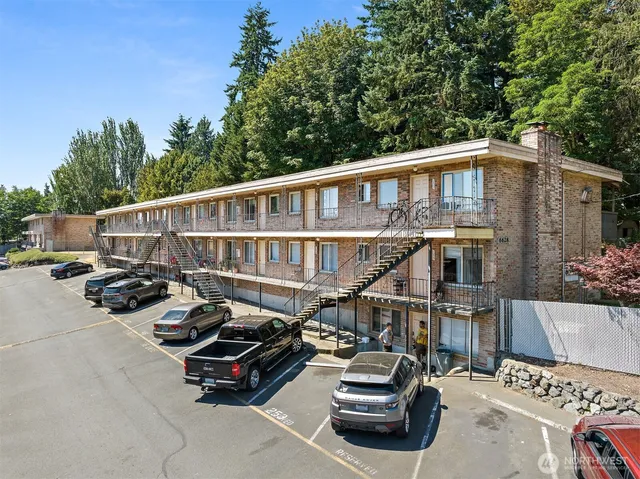 a view of a car in front of house