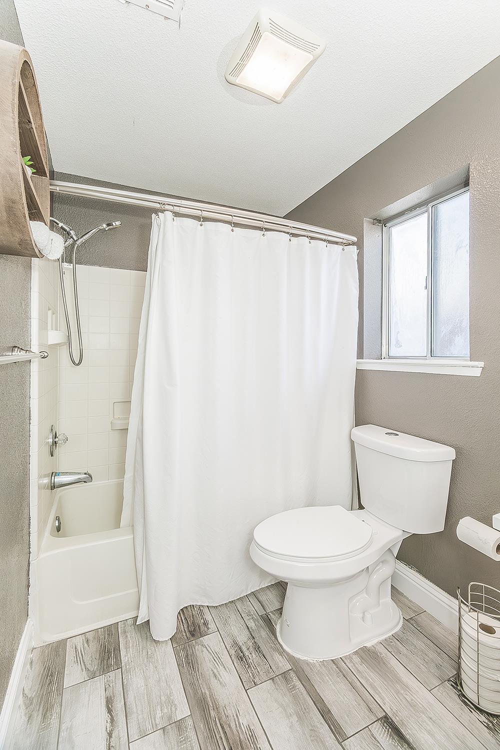 208 Kelly Avenue Parlier, CA 93648 - Photo 16 of 39