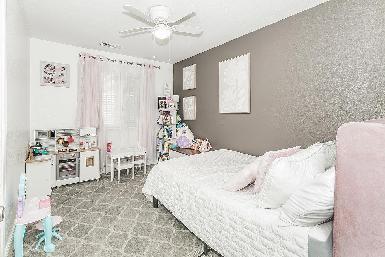 208 Kelly Avenue Parlier, CA 93648 - Photo 25 of 39