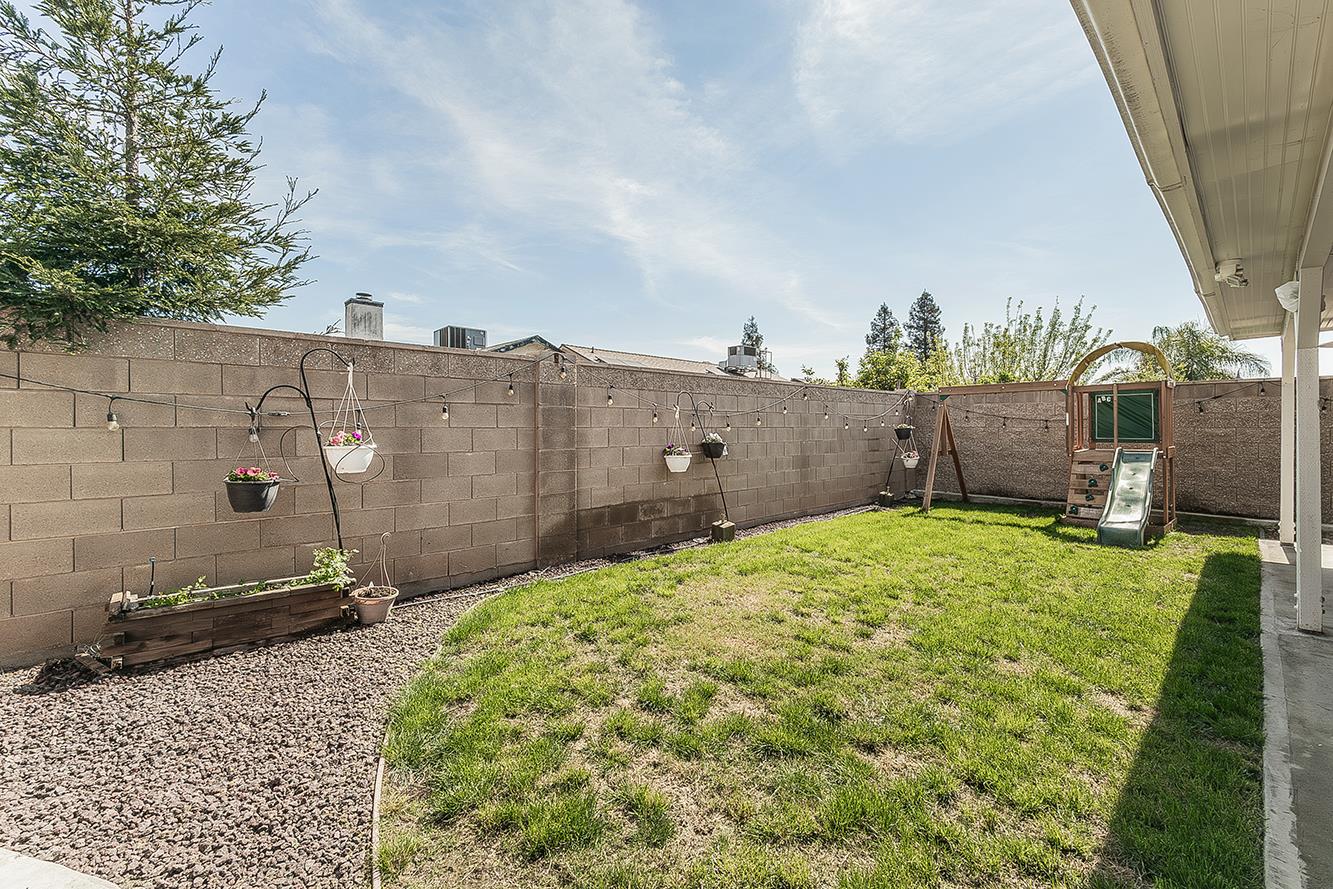 208 Kelly Avenue Parlier, CA 93648 - Photo 37 of 39