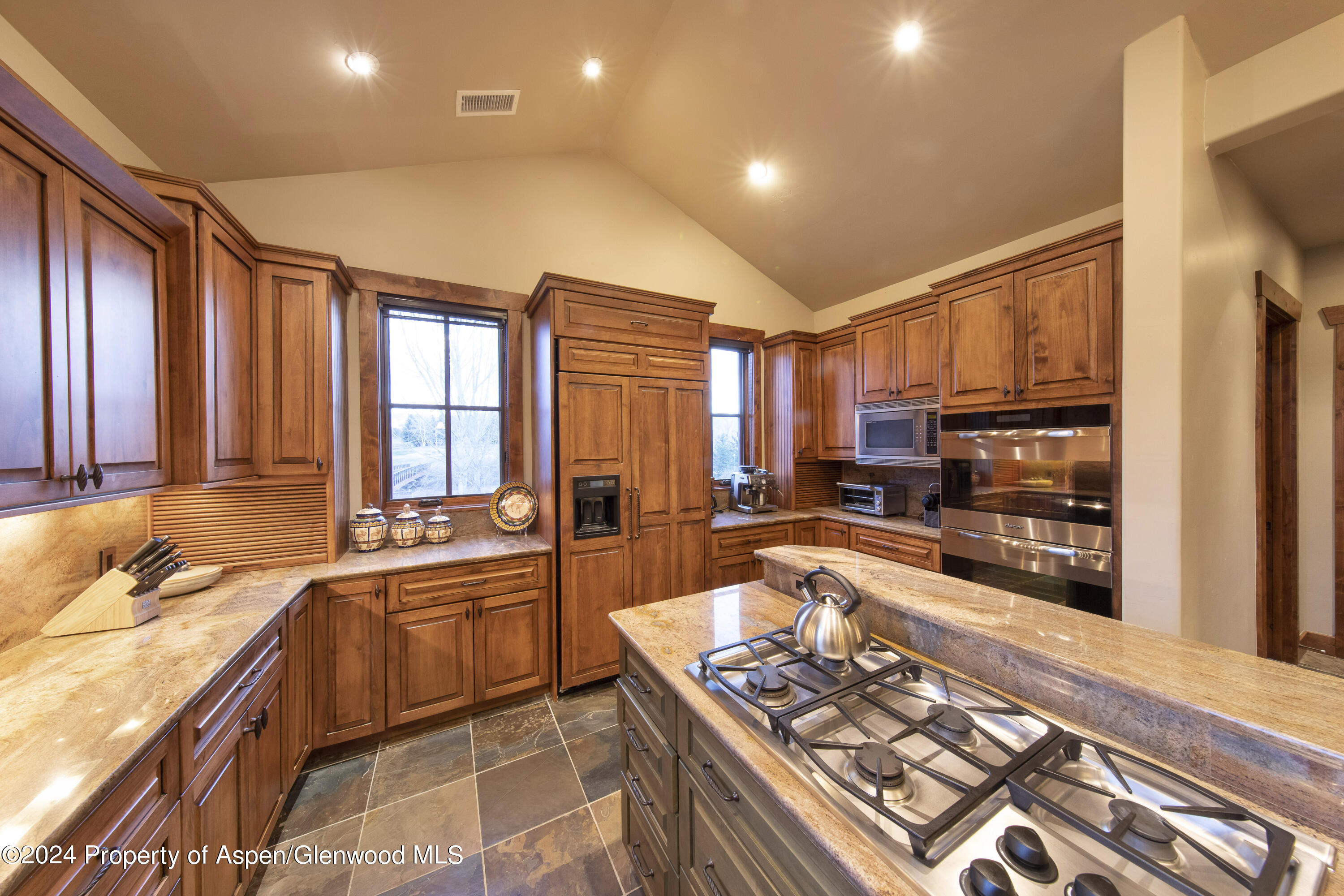 1124 Heritage Drive Carbondale, CO 81623 - Photo 20 of 37 HalWilliams2020-3434.2