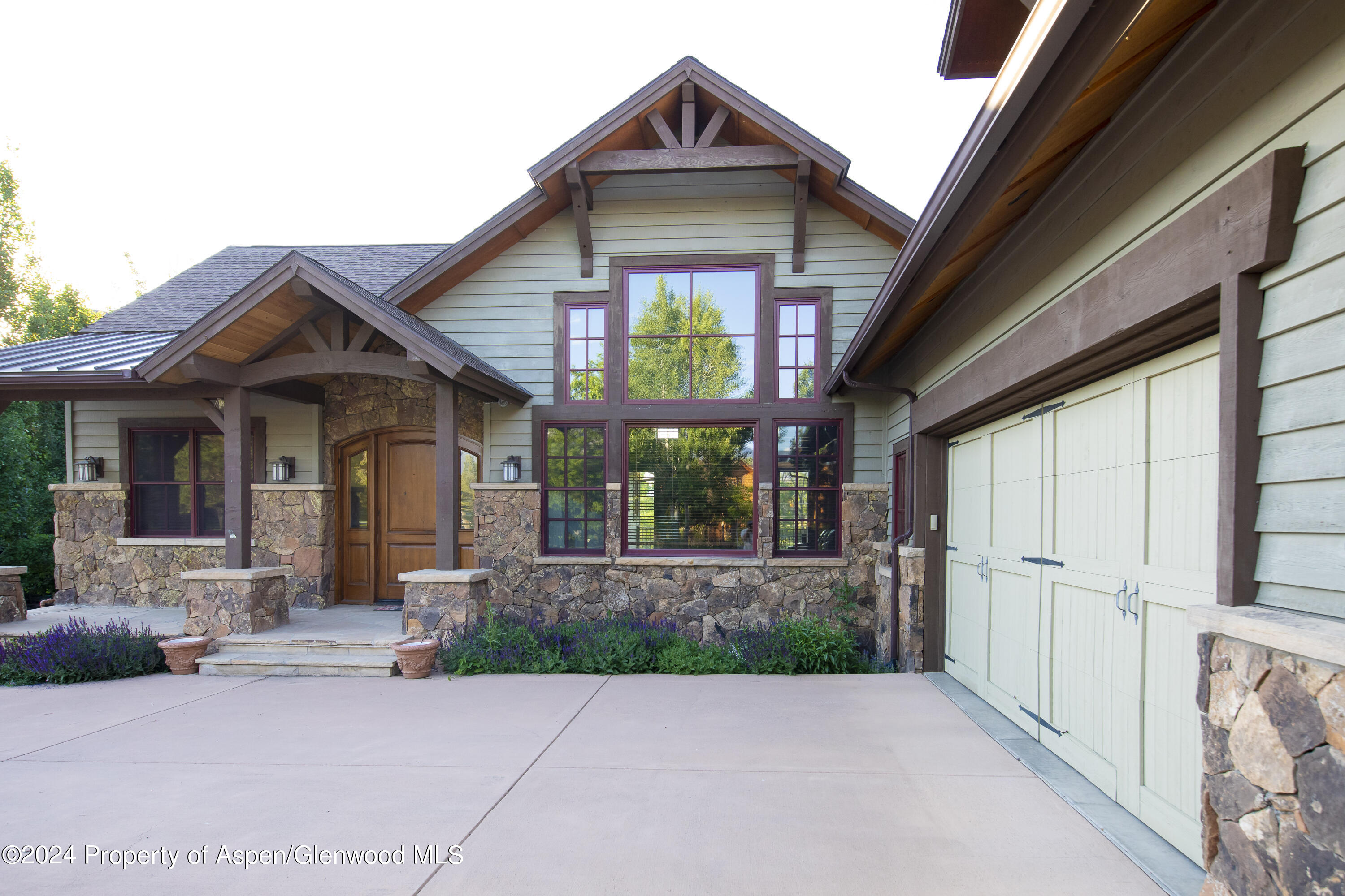 1124 Heritage Drive Carbondale, CO 81623 - Photo 2 of 37 HalWilliams2020-1311