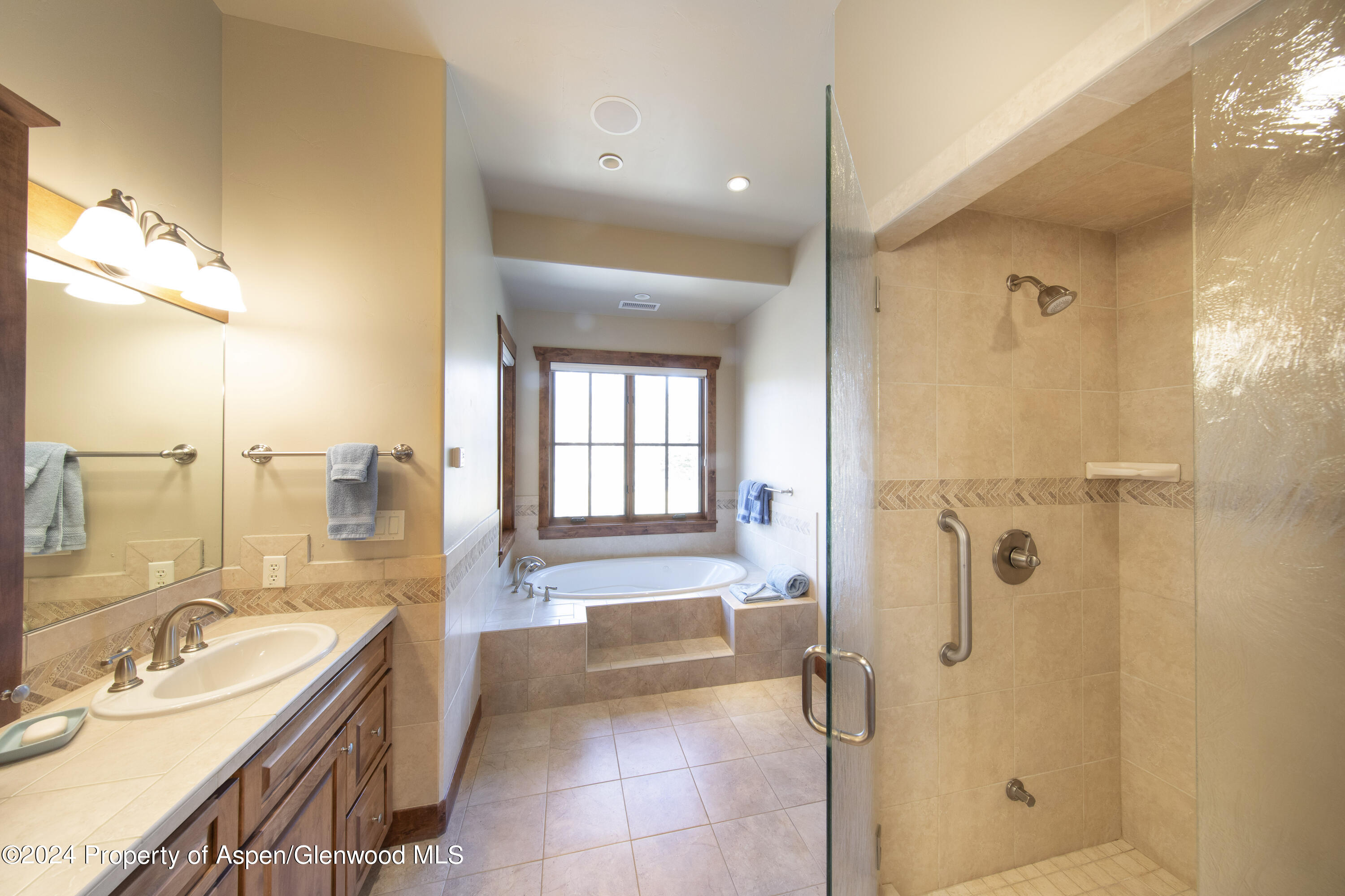 1124 Heritage Drive Carbondale, CO 81623 - Photo 26 of 37 HalWilliams2020-3160-2