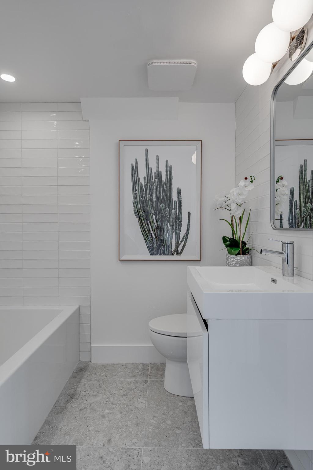 1810 Rittenhouse Square, Unit 211001 Philadelphia, PA 19103 - Photo 16 of 80