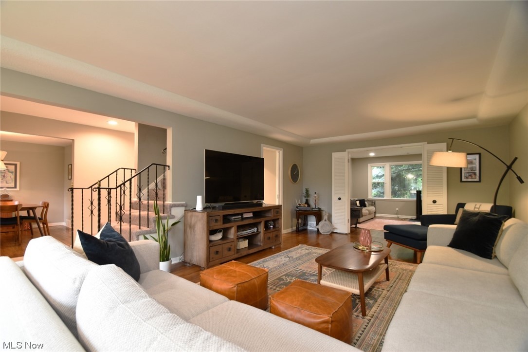 2535 Charney Road Cleveland, OH 44118 - Photo 5 of 33
