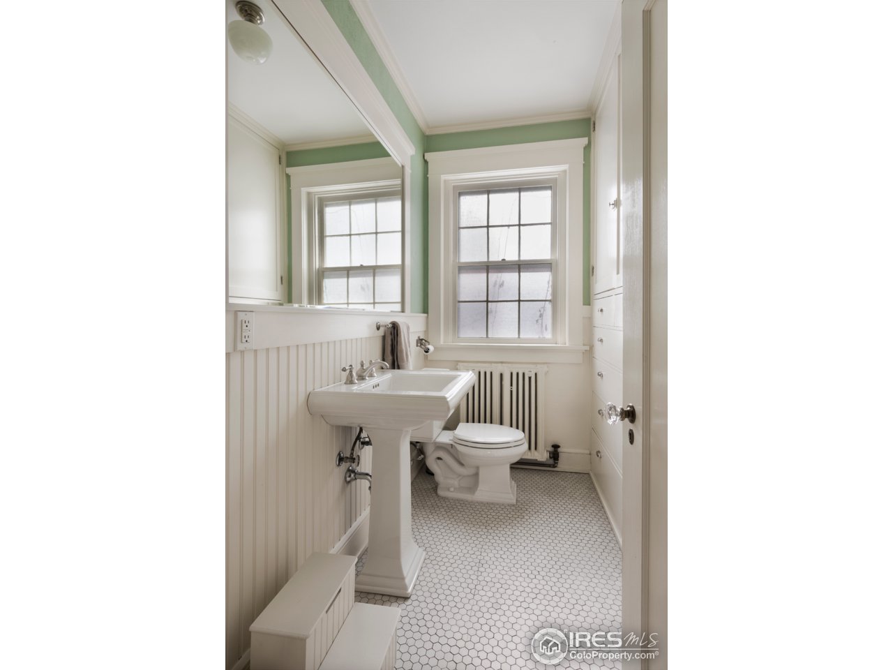 1064 10th Street Boulder, CO 80302 - Photo 16 of 25 Main Level Bath