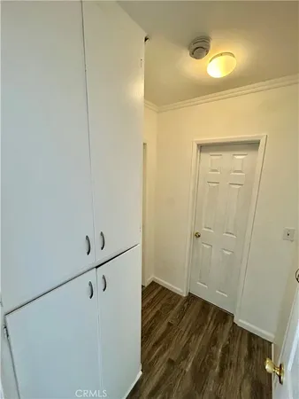 $1,995 | 14823 Gilmore Street, Unit 106W, Van Nuys, CA 91411