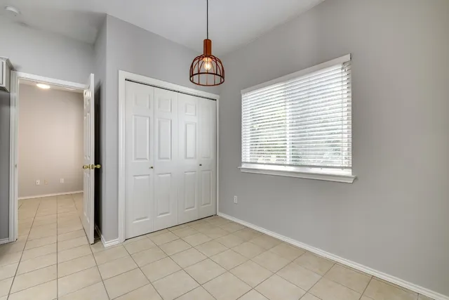 $2,050 | 1504 East 19th Street, Georgetown, TX 78626