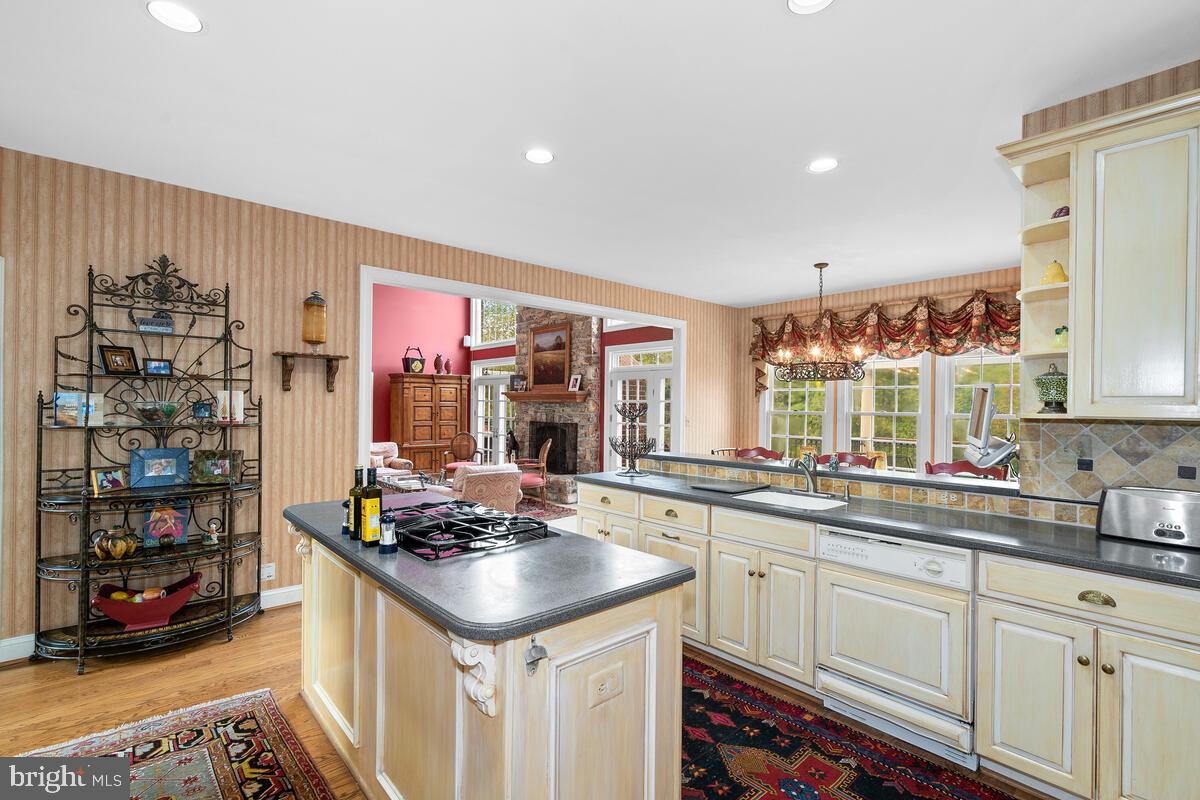 21304 Zion Road Brookeville, MD 20833 - Photo 46 of 109 Kitchen