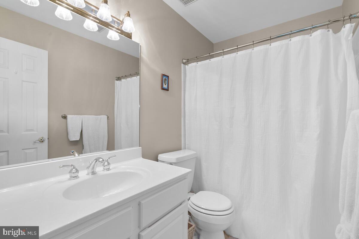 21304 Zion Road Brookeville, MD 20833 - Photo 72 of 109 Private Bath in Bedroom 3
