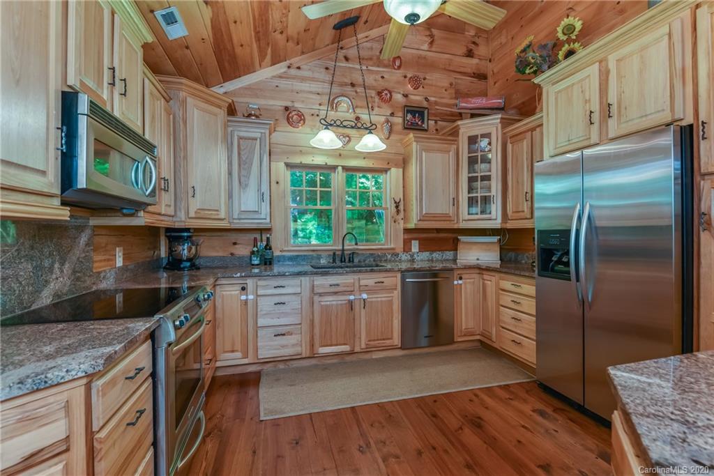 512 Caledonia Road Landrum, SC 29356 - Photo 16 of 35