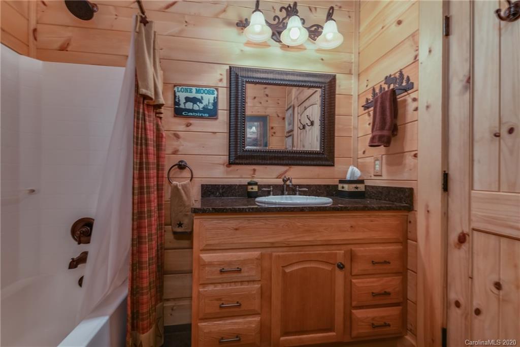 512 Caledonia Road Landrum, SC 29356 - Photo 25 of 35