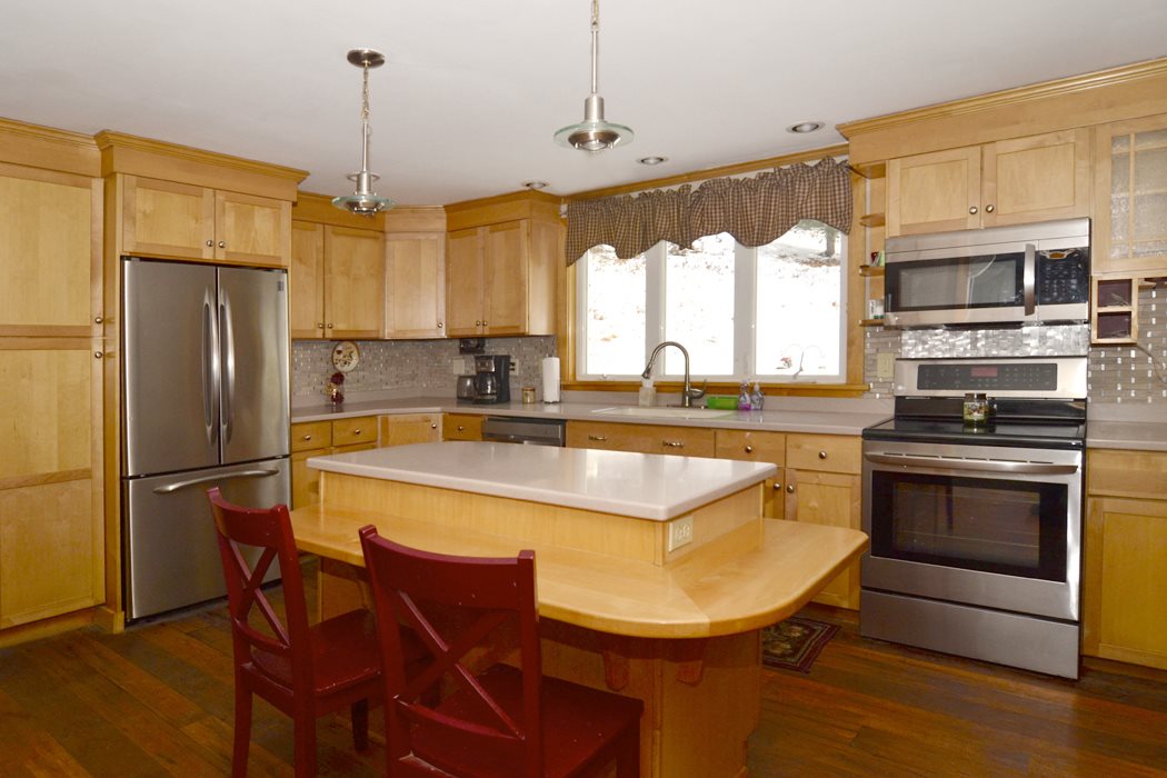 172 Gorham Pond Road Goffstown, NH 03045 - Photo 3 of 16