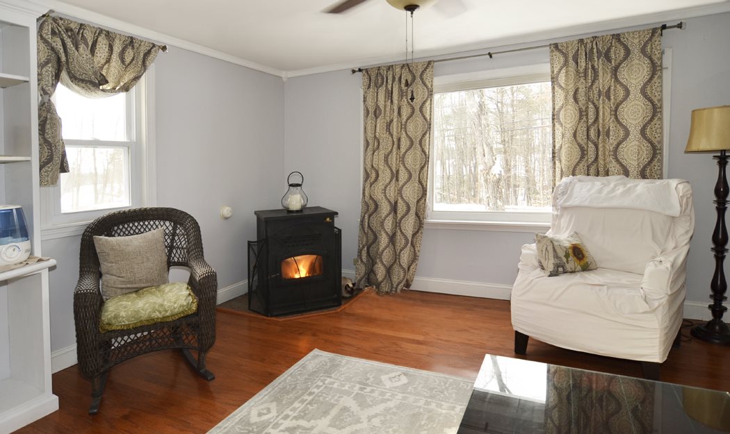 172 Gorham Pond Road Goffstown, NH 03045 - Photo 5 of 16