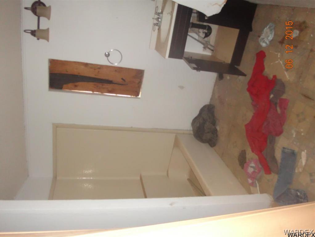 4620 Patsy Drive Kingman, AZ 86409 - Photo 3 of 14 bathroom 2