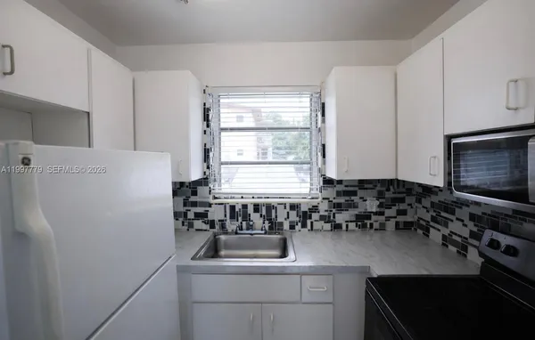 $2,050 | 4381 West Flagler Street, Unit 3, Miami, FL 33134