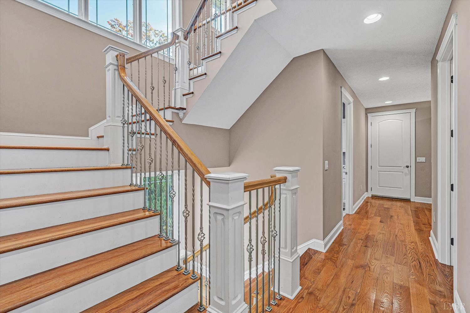 803 Compass Cove Circle Moneta, VA 24121 - Photo 32 of 92