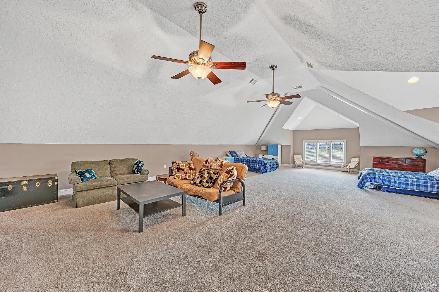 803 Compass Cove Circle Moneta, VA 24121 - Photo 49 of 92 a living room with furniture