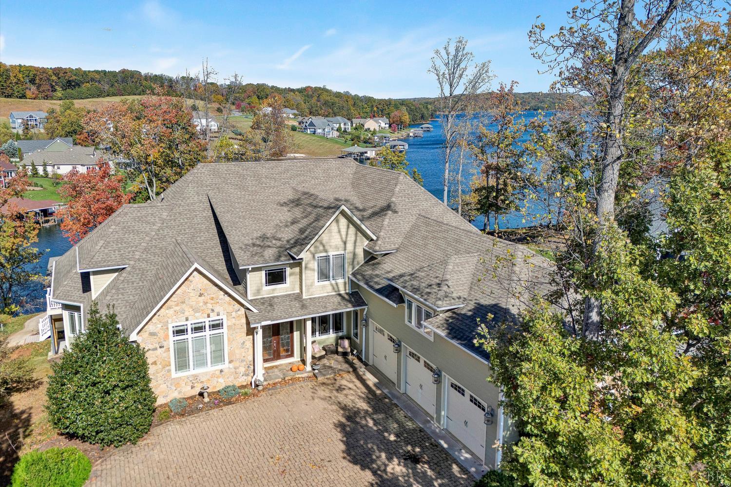 803 Compass Cove Circle Moneta, VA 24121 - Photo 85 of 92 an aerial view of a house