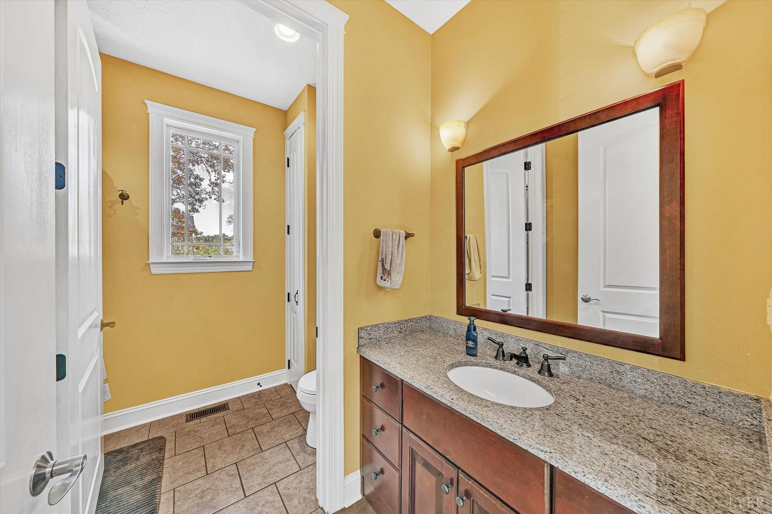 803 Compass Cove Circle Moneta, VA 24121 - Photo 9 of 92