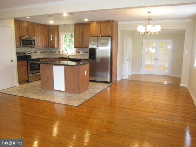 8015 Rugby Road Manassas Park, VA 20111 - Photo 13 of 30 kitchen/dining