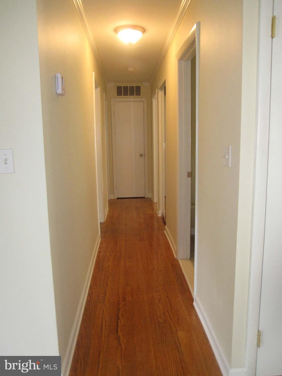 8015 Rugby Road Manassas Park, VA 20111 - Photo 16 of 30 Hallway
