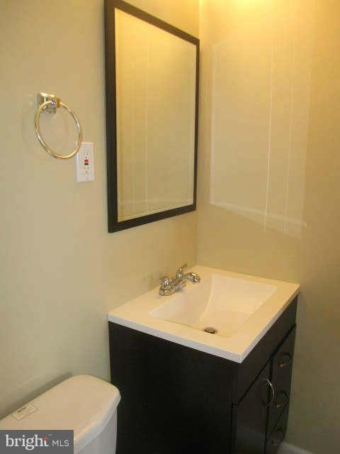 8015 Rugby Road Manassas Park, VA 20111 - Photo 21 of 30 Bath (Master)
