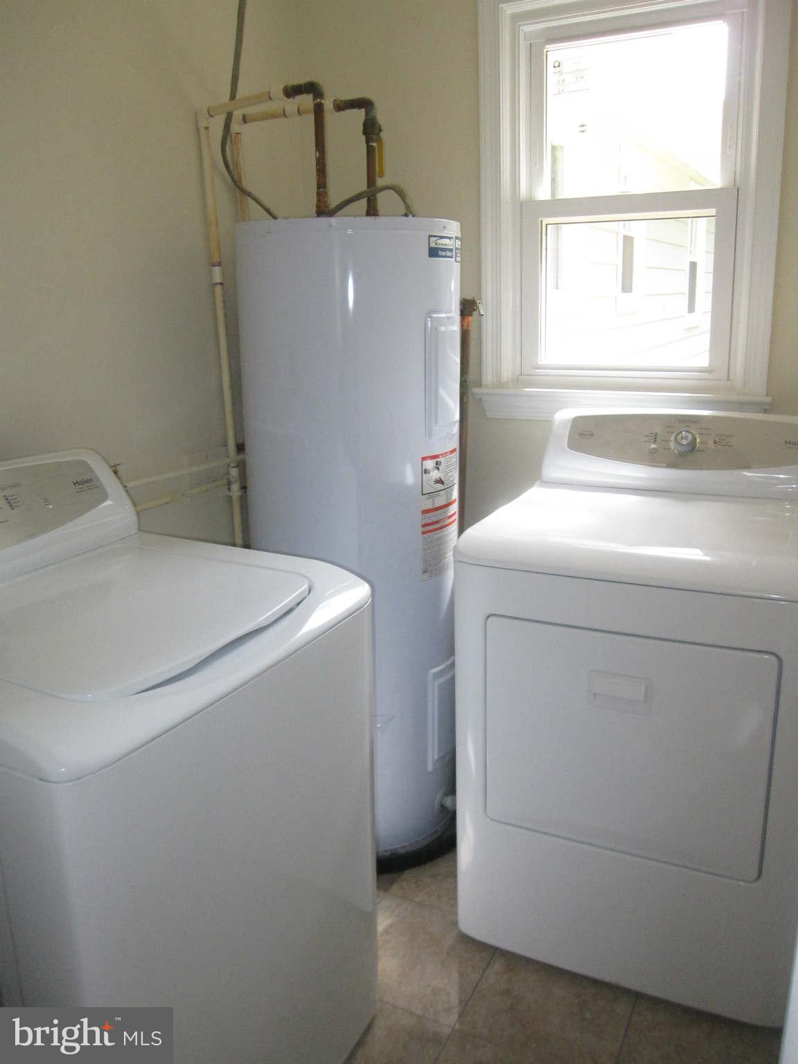 8015 Rugby Road Manassas Park, VA 20111 - Photo 22 of 30 Laundry room