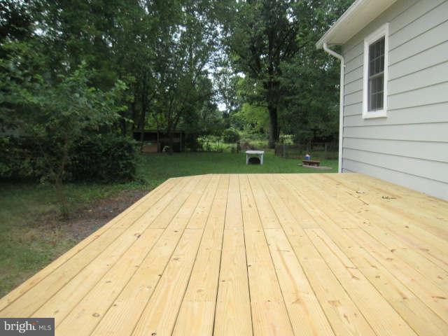 8015 Rugby Road Manassas Park, VA 20111 - Photo 5 of 30 New deck